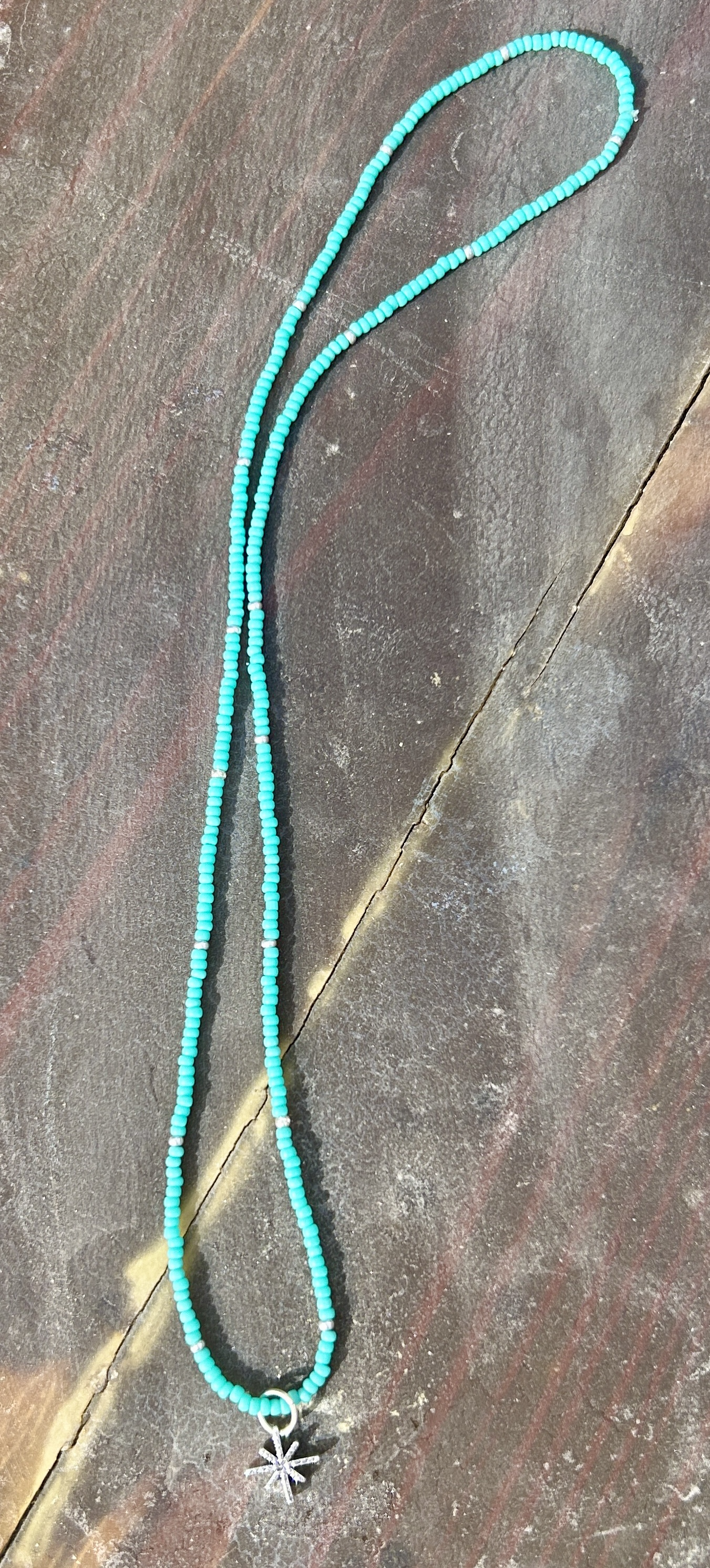 Silver Starburst Bling Turquoise Stretchy Seed Bead Necklace