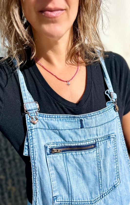 Silver Starburst Bling Magenta Stretchy Seed Bead Necklace