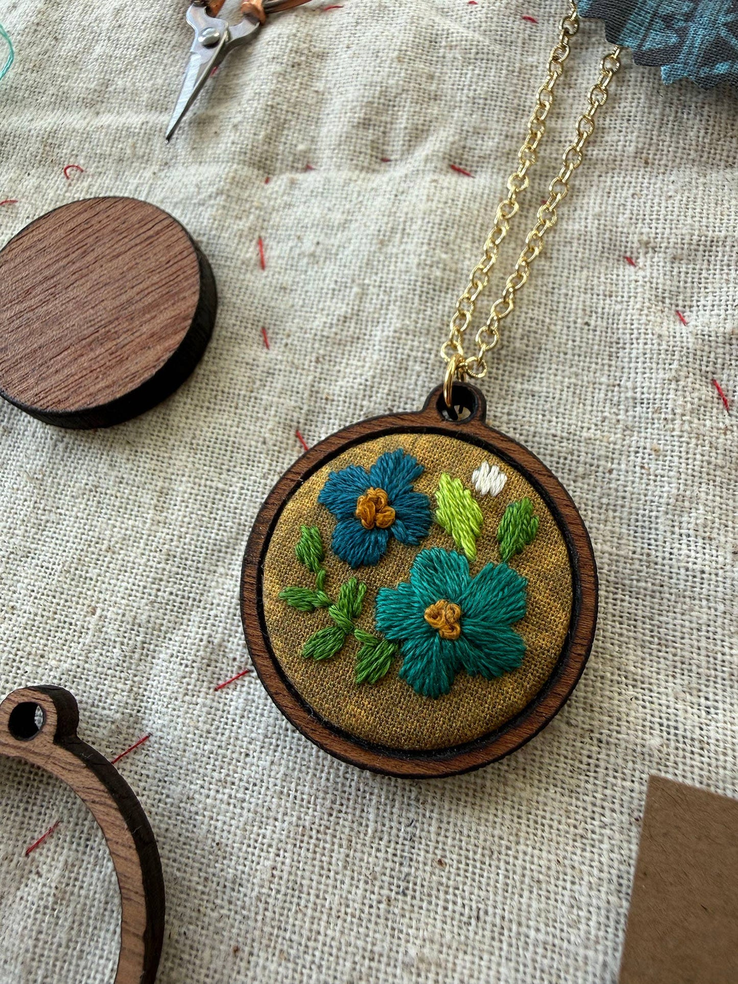 Flowers Embroidery Necklace Kit