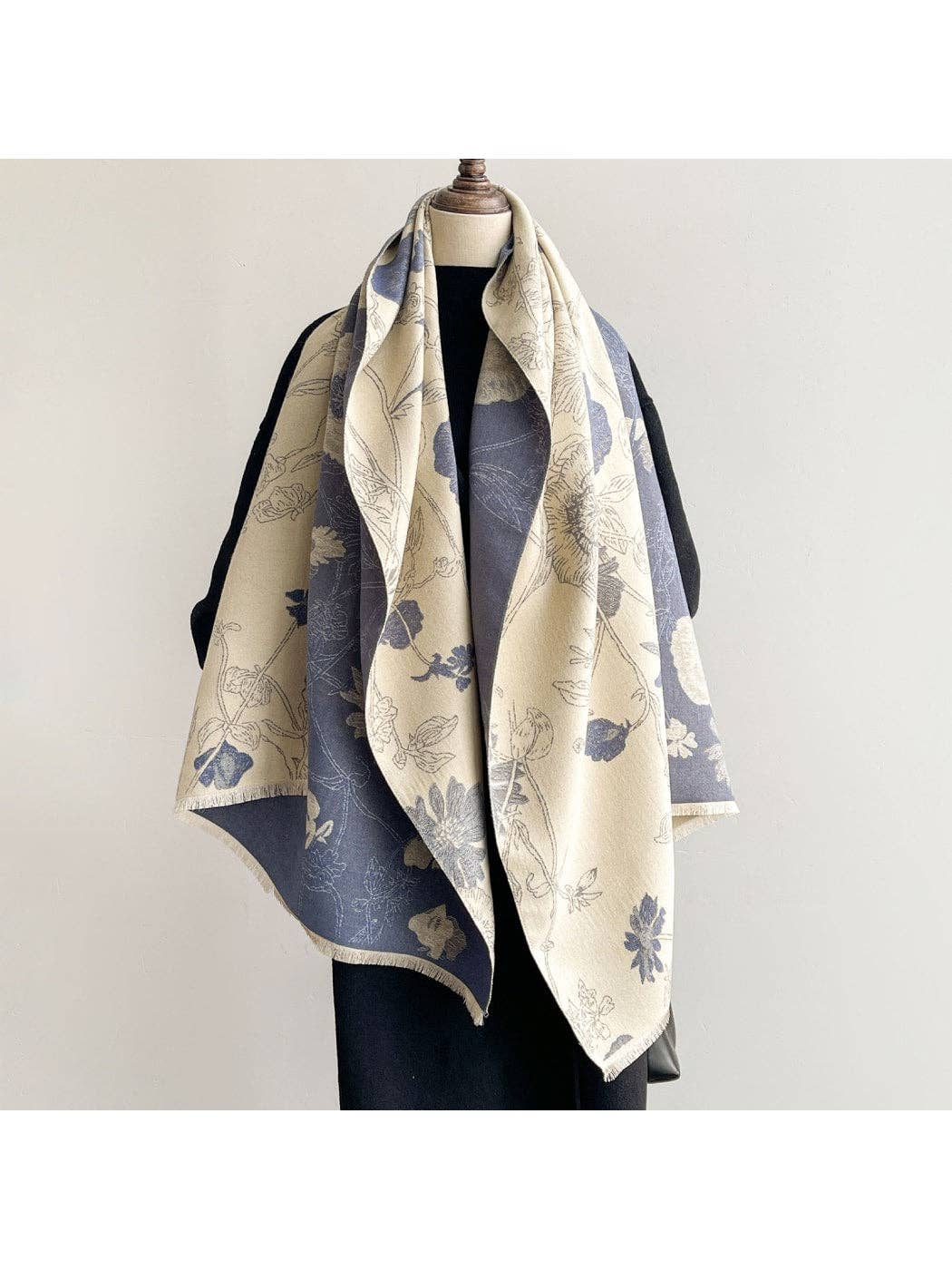 Scarvii - Reversible Botanical Jacquard Shawl: Blue