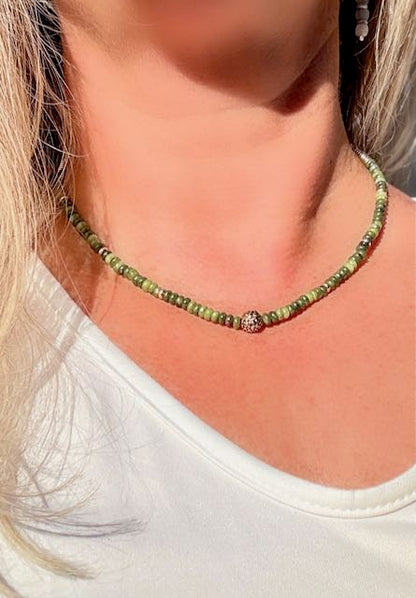 Olivine Jasper Gemstone Stretchy Necklace – Boho Jewelry with Western Gold Floral Pendant