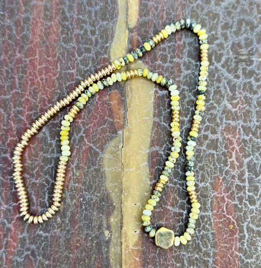 Yellow Opal Gemstone Stretchy Necklace with Gold-plated Circle Pendant
