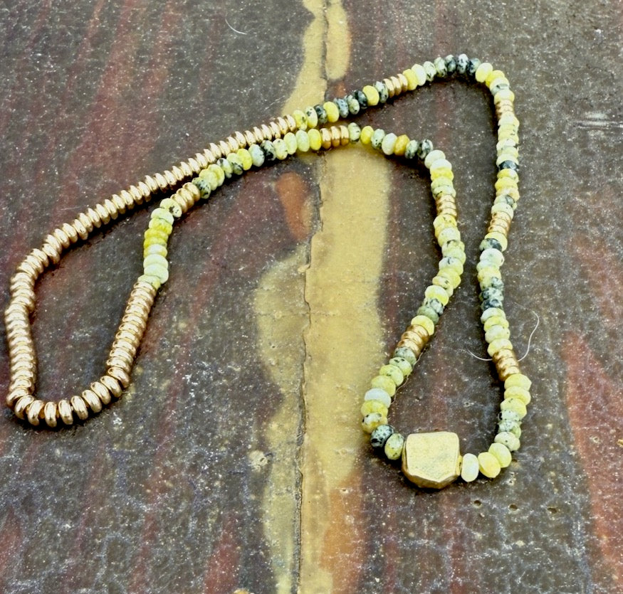 Yellow Opal Gemstone Stretchy Necklace with Gold-plated Circle Pendant