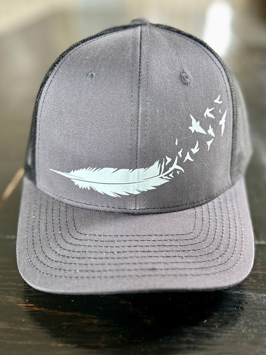 Heather Grey & White Feather Bird Burst Trucker Hat