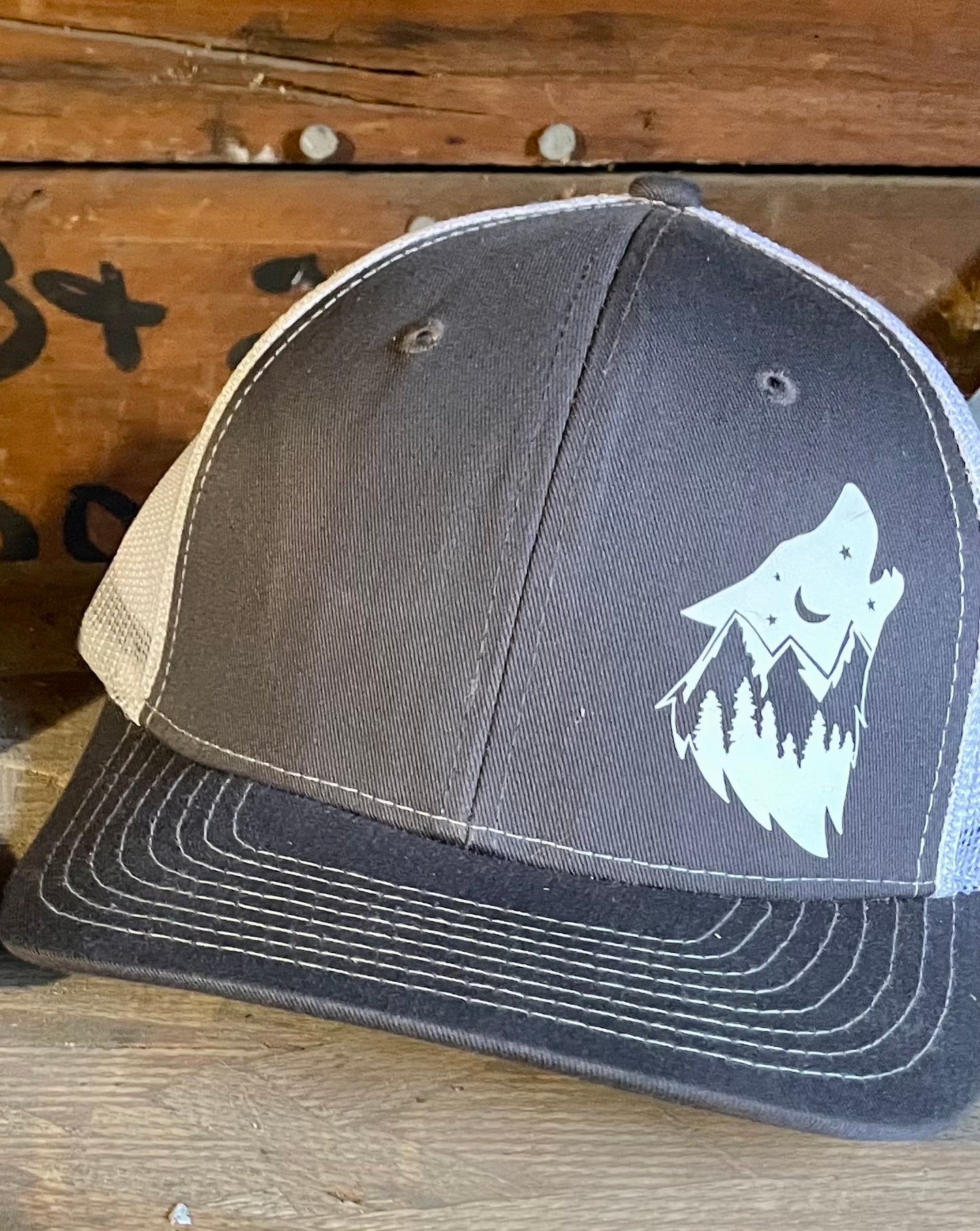 Metal Grey & White Howling Wolf Trucker Hat