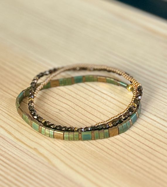 Metallic Mixed Green & Gold Tila Bead Stacked Bracelet Set