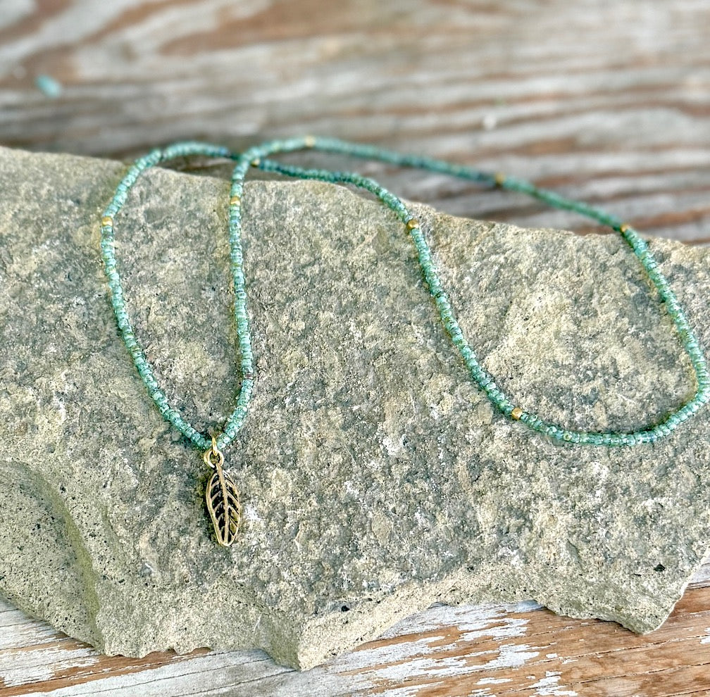 Speckled Green & Gold Leaf Pendant Stretchy Seed Bead Necklace