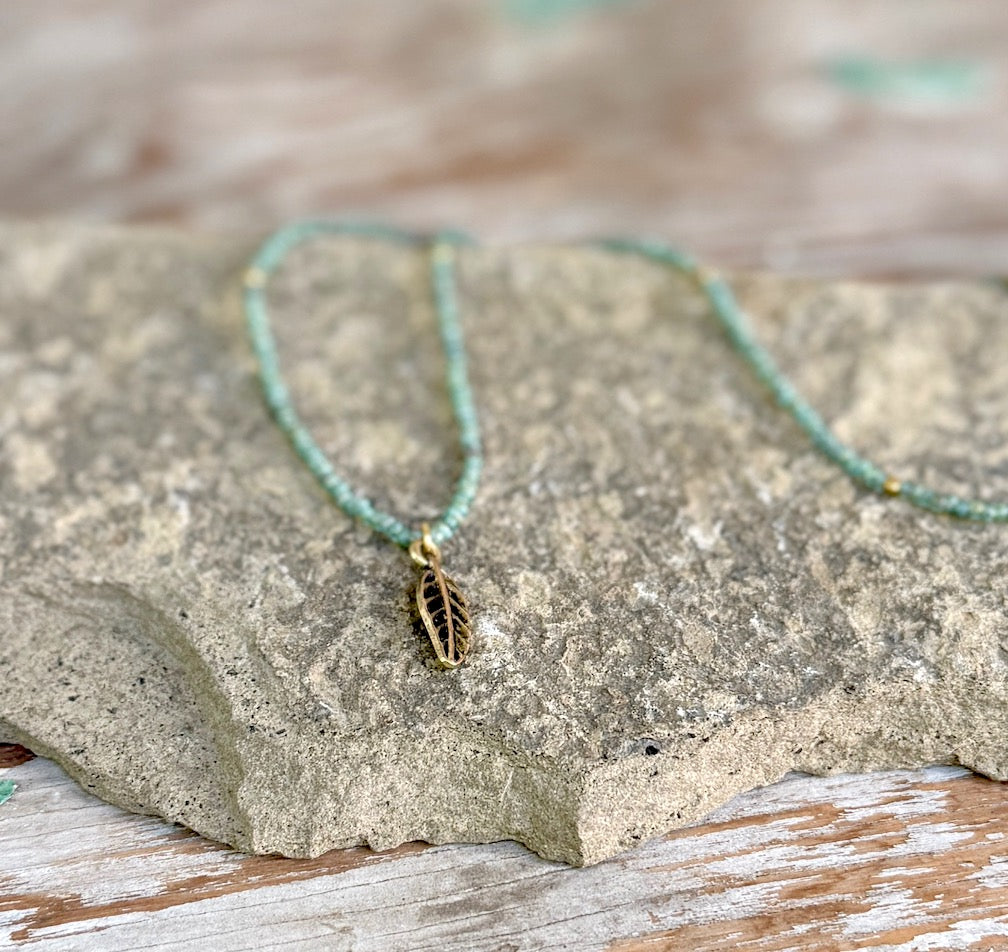Speckled Green & Gold Leaf Pendant Stretchy Seed Bead Necklace