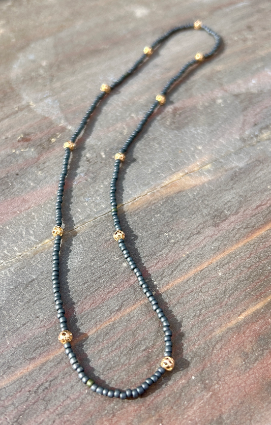 Simply Delicate Steel Grey Seed Bead Stretchy Necklace with Latticed Gold Beads