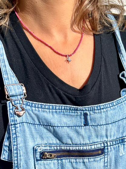 Silver Starburst Bling Magenta Stretchy Seed Bead Necklace