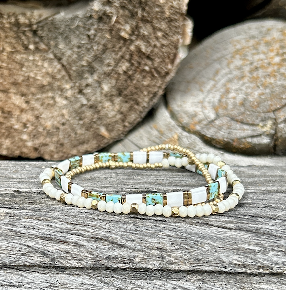 Speckled Turquoise, White & Gold Stretchy Tila Bead Bracelet
