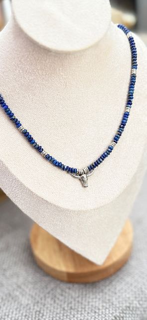 Lapis Lazuli Gemstone Stretchy Necklace – Boho Jewelry with Gold or Silver Steer Skull Pendant